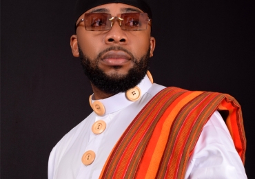 Studio Photos/ Studio Portraits